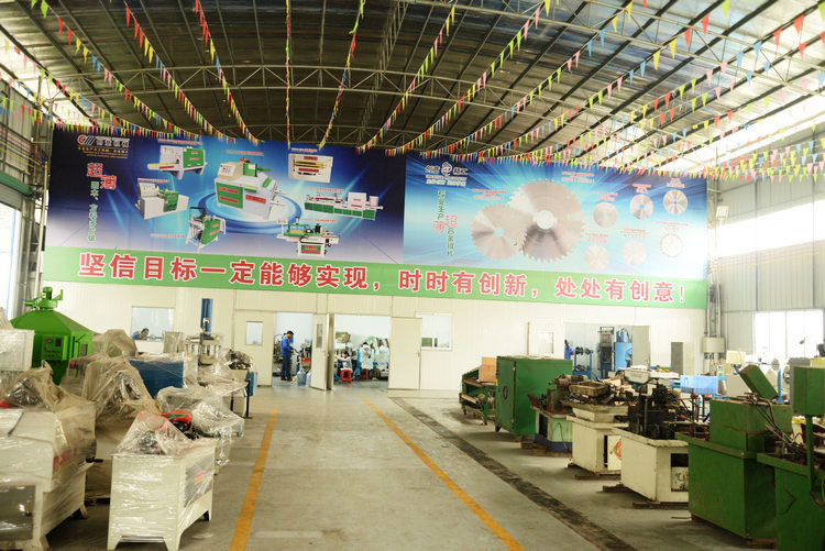 創(chuàng)意機(jī)械車(chē)間