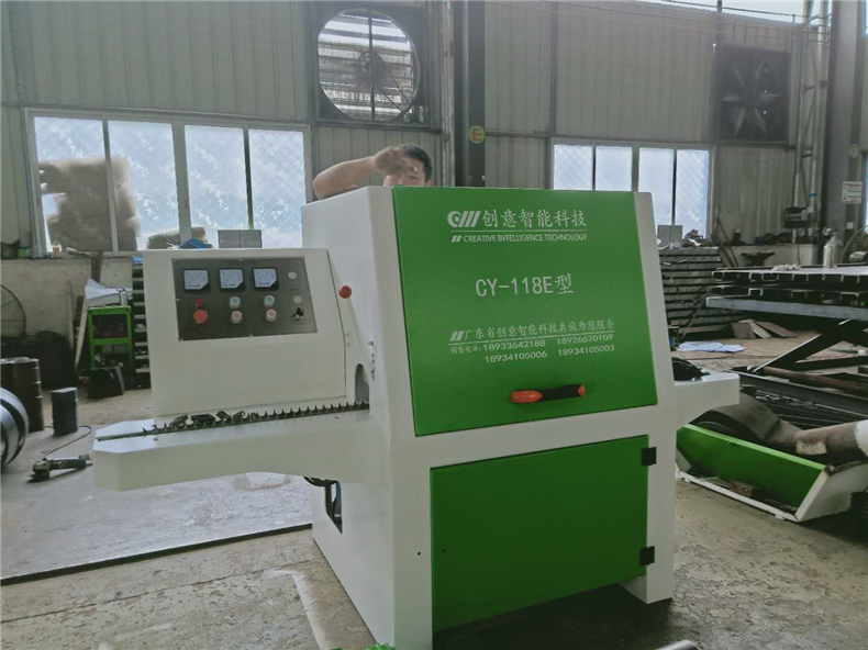 118型0新款圓木多片鋸，采用超薄鋸片，出材率高達(dá)80%以上