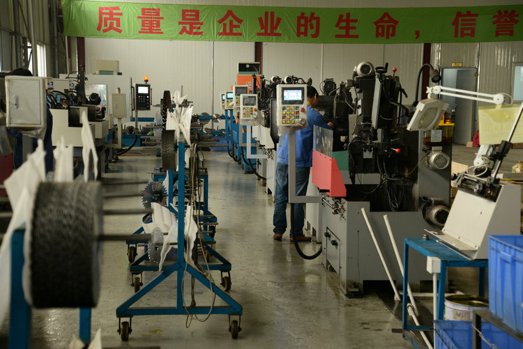 創(chuàng)意木工機(jī)械合金鋸片生產(chǎn)車(chē)間